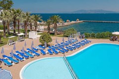 Le Bleu Hotel & Resort: Pool - photo 54