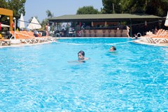 Tuntas Family Suites Kusadasi: Pool - photo 40