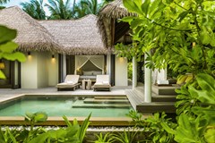COMO Maalifushi: Pool - photo 10