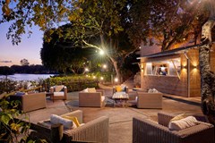The Ravenala: Restaurant - photo 11
