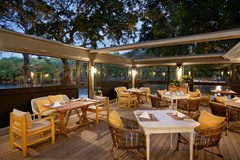 The Ravenala: Restaurant - photo 51
