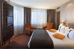 Holiday Inn Almaty: Room - photo 11