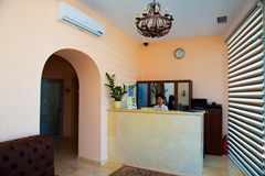 Royal Petrol Hotel: Lobby - photo 7