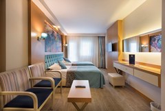 Sealife Family Resort Hotel: Family Room - photo 42