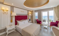 Sealife Family Resort Hotel: King Suite - photo 44