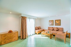 Sunrise Holidays Resort: Mega Room - photo 22