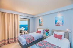Sunrise Holidays Resort: Superior Room - photo 26