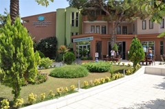 Aleria Belport Beach Hotel: Территория отеля - photo 9