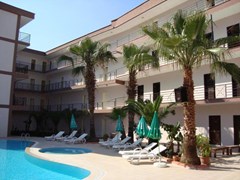 Aybel Inn Hotel: Территория отеля - photo 1