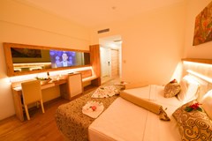 Cesars Resort Hotel Side: Standard Land View/Sea View - photo 26