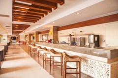 Diamond Beach Hotel & Spa: Бар - photo 3