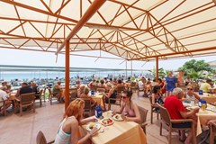 Bieno Venus Hotel: Бар на пляже - photo 7