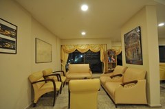 Amos Hotel: Территория отеля - photo 1