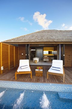 Lily Beach Resort & Spa at Huvahendhoo: Hotel exterior - photo 3
