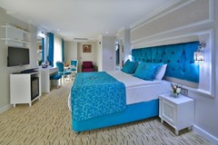Glamour Hotel - photo 1