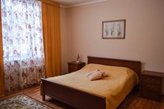 Avrora : Люкс 2-местный 2 комнатный (корпус 2) - photo 21