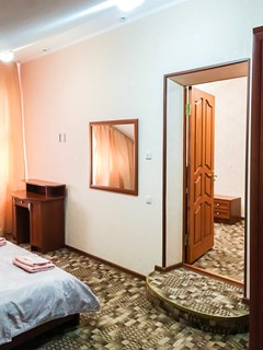 Al`pina Otel`: Стандартный 4-местный 3-комнатный номер с 2-мя спальнями Стандартный 4-местный 3-комнатный номер с 2-мя спальнями - photo 74