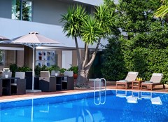 Blazer Suites Hotel - photo 2