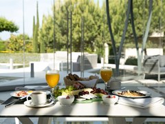 Pomegranate Wellness Spa Hotel: Breakfast Terrace - photo 23