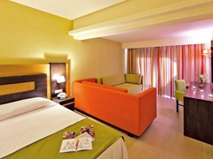 Mistral Hotel: Triple Room - photo 20