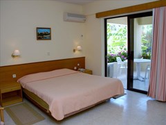 Niki Hotel Apartments: Apartment Bedroom - photo 11
