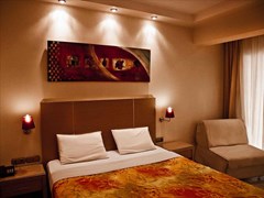 Imperial Hotel: Double Room - photo 9