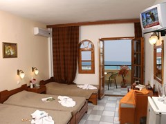 Calypso Hotel: Triple Room - photo 10