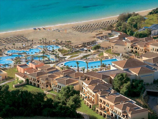 В Olympia Riviera Thalasso Grecotel Hotels & Resorts будет самый большой аквапарк